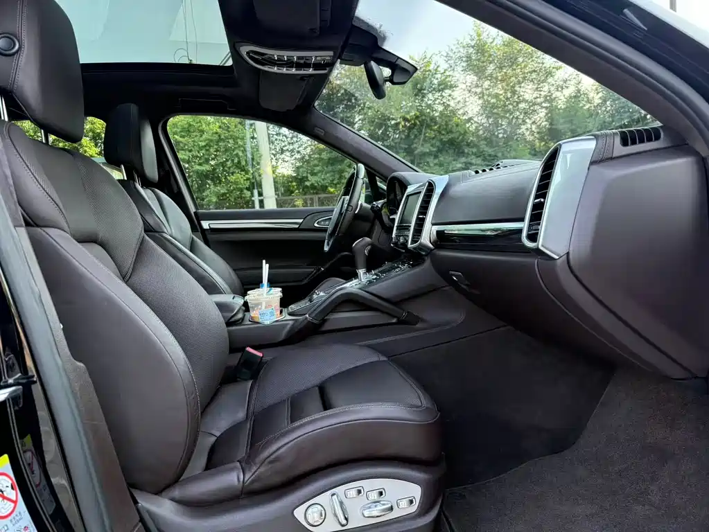 Porsche Cayenne 2012