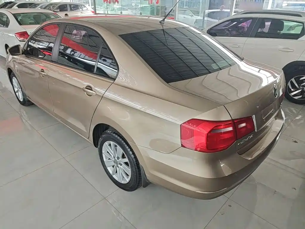 Volkswagen Jetta — миниатюра 5