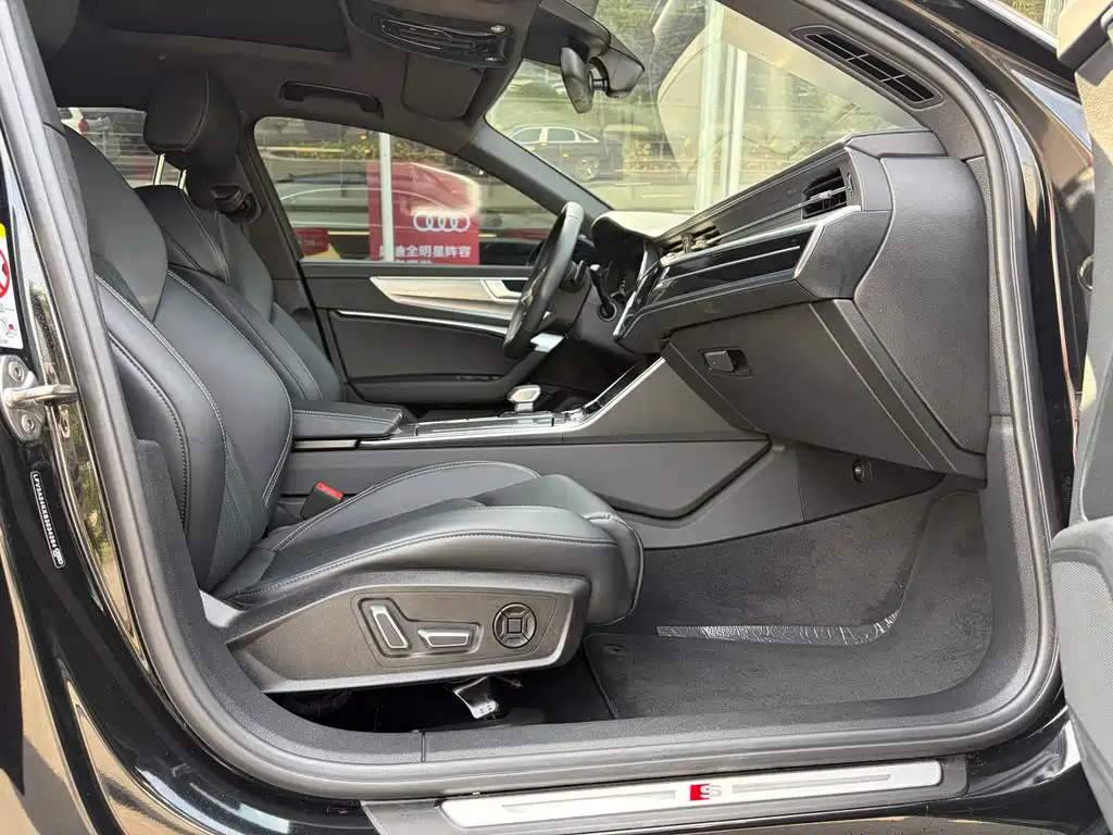 Audi A6L — миниатюра 10