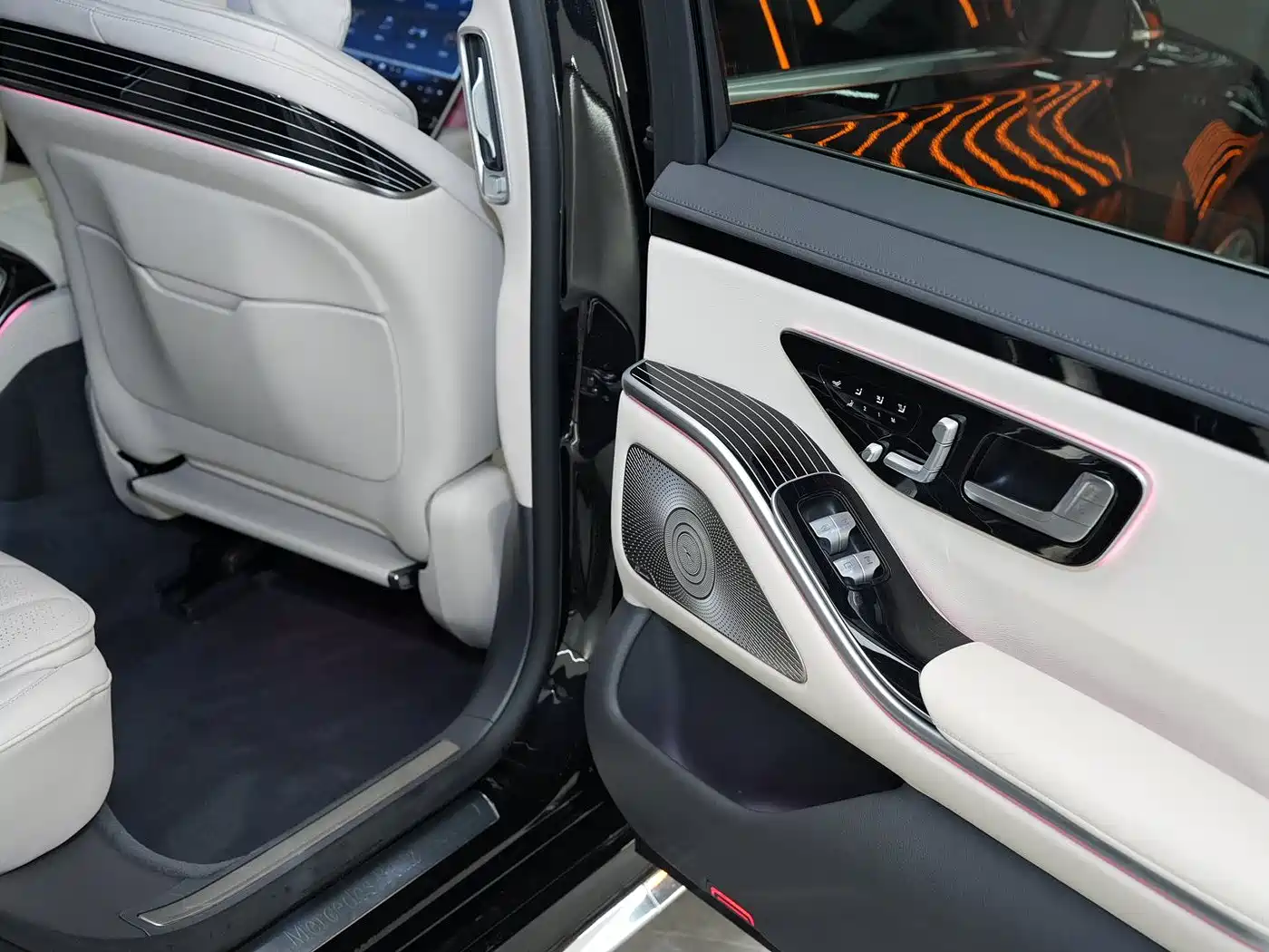 Mercedes-Benz S-class id 4538723 из Китая 18