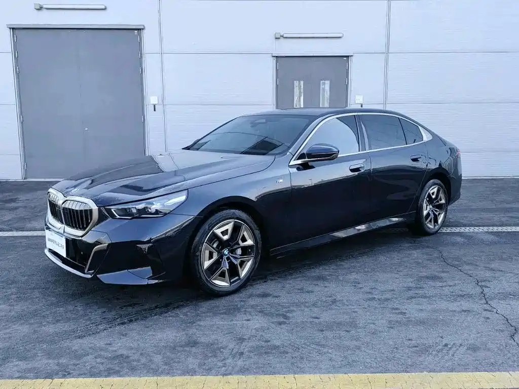 BMW 5 Series 2025
