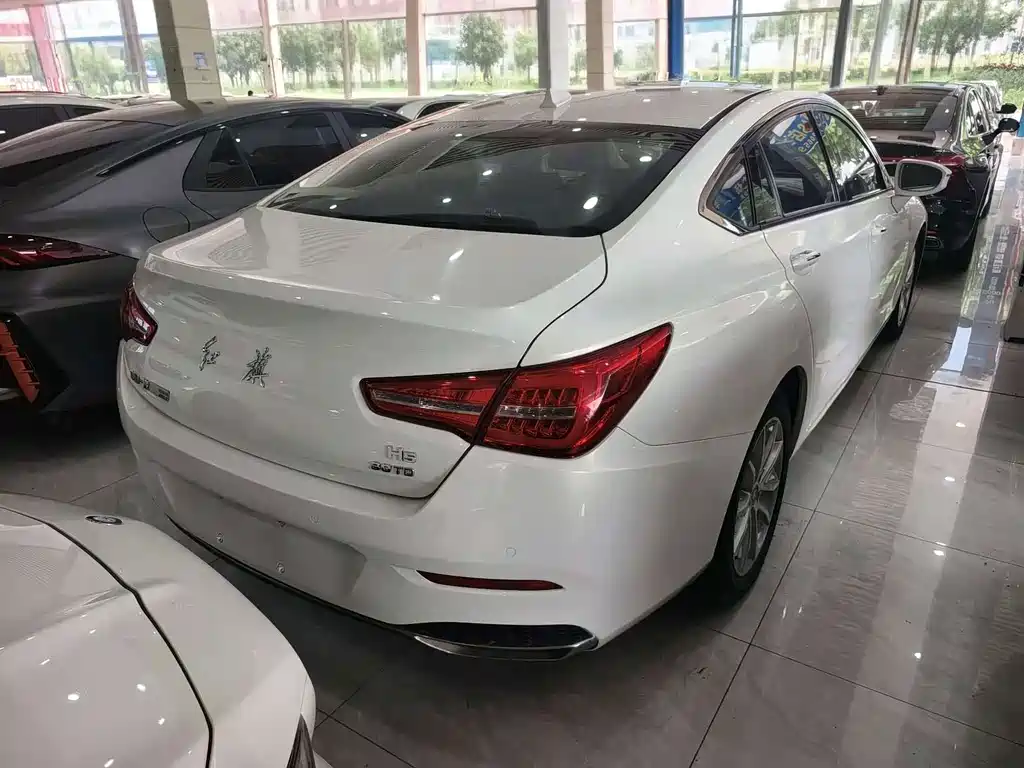 Hongqi Hongqi H5 — миниатюра 10