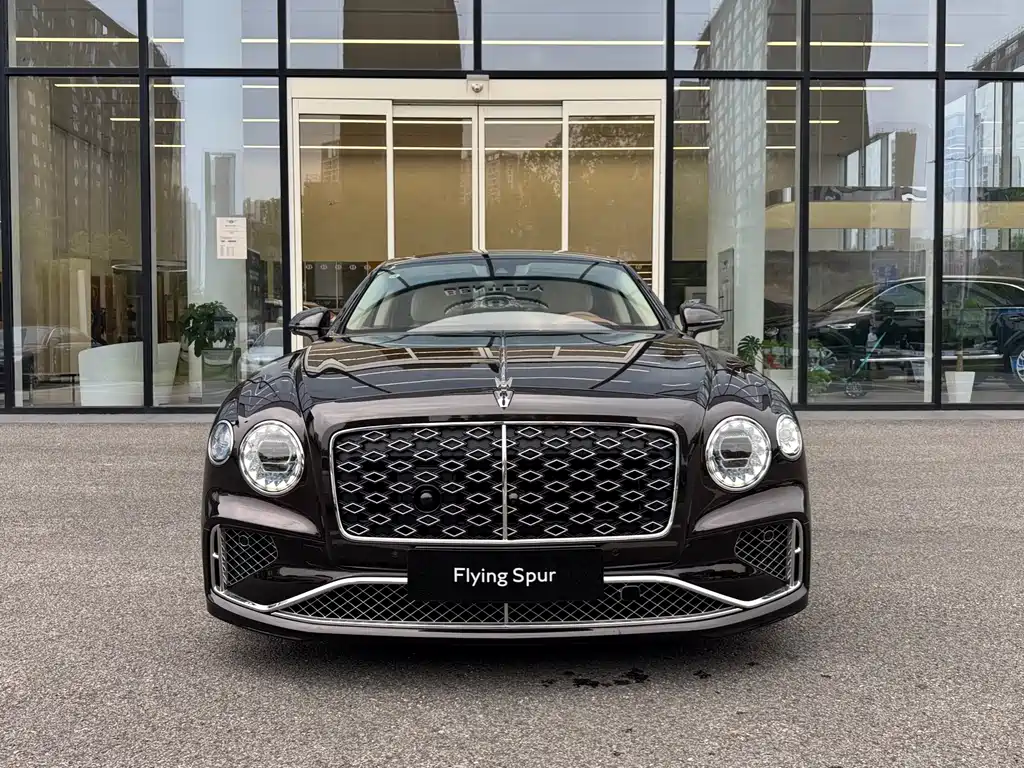 Bentley Flying Spur PHEV — миниатюра 3