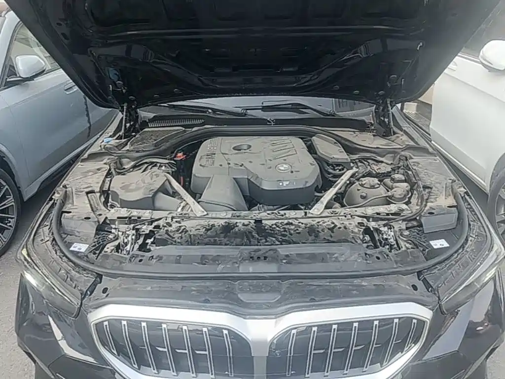BMW 5 Series — миниатюра 25