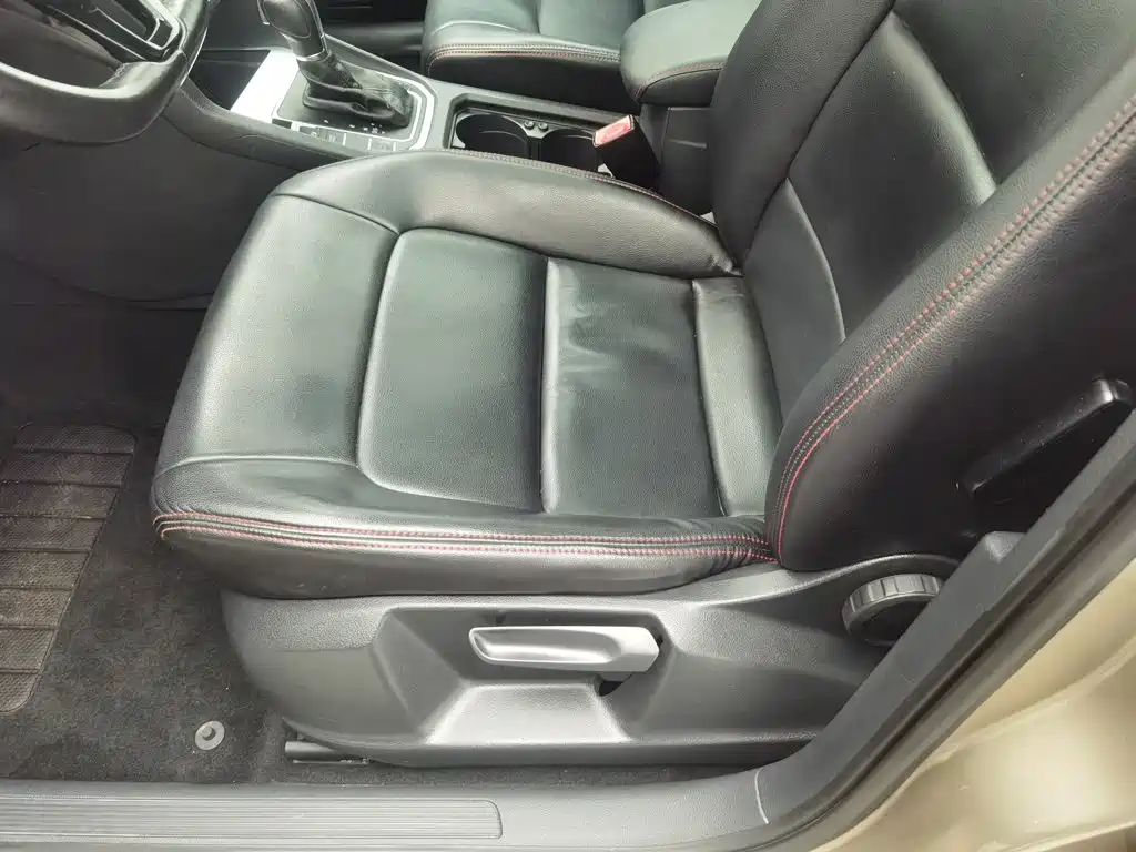 Volkswagen Golf Sportsvan — миниатюра 20