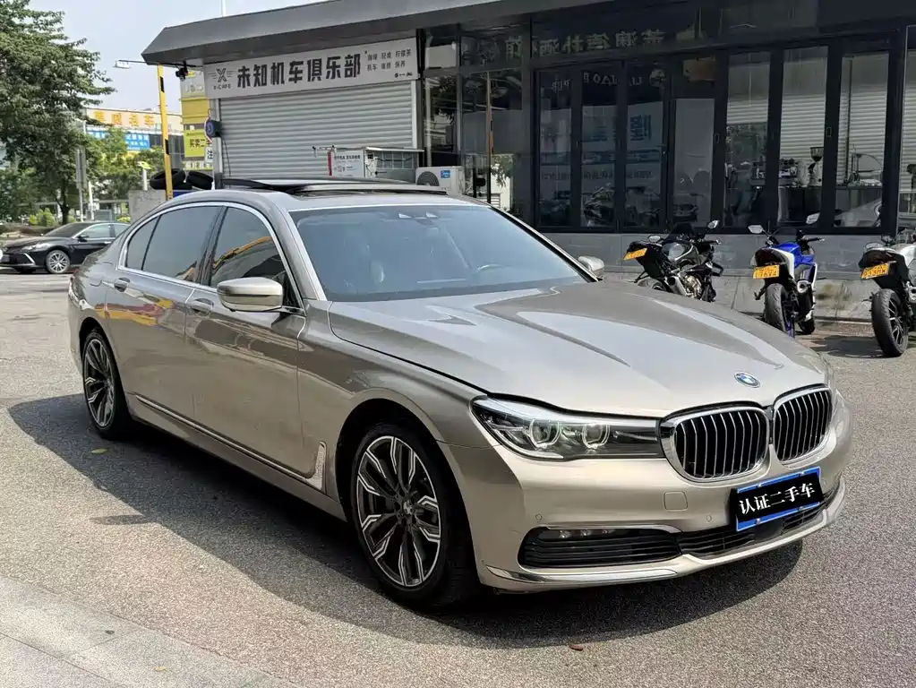 BMW 7 Series — миниатюра 3