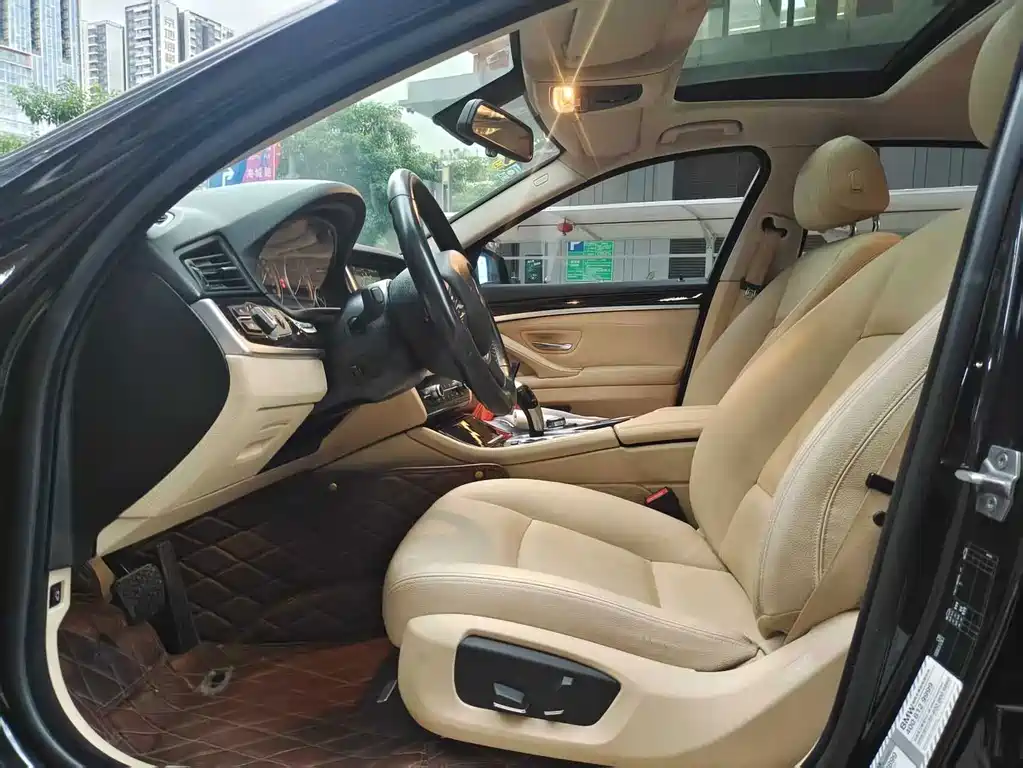 BMW 5 Series — миниатюра 4