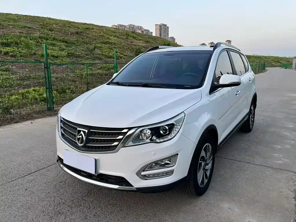Купить Baojun 560