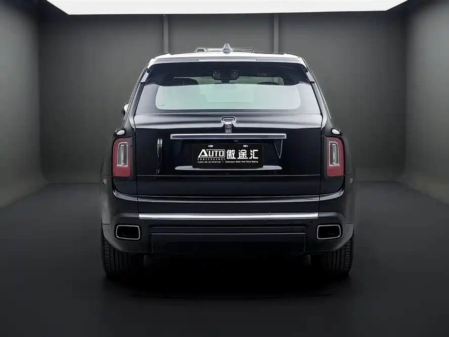 Rolls-Royce Cullinan 2018 мест