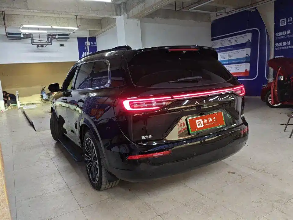 Aito M7 2024 1.5T Smart Drive Ultra 5 мест