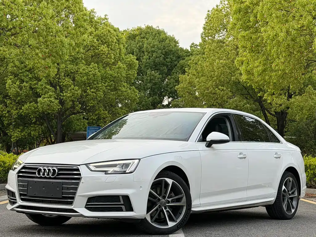 Audi A4L 2018