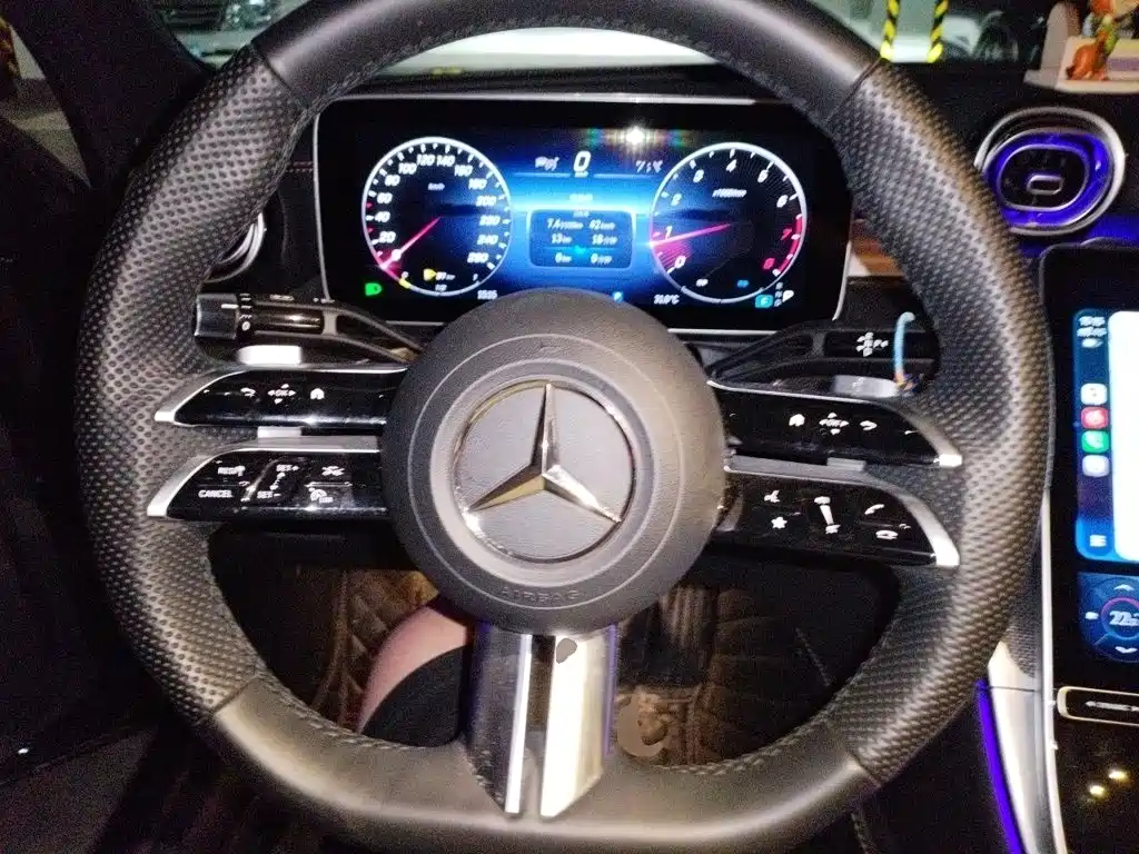 Mercedes-Benz C-Class — миниатюра 11