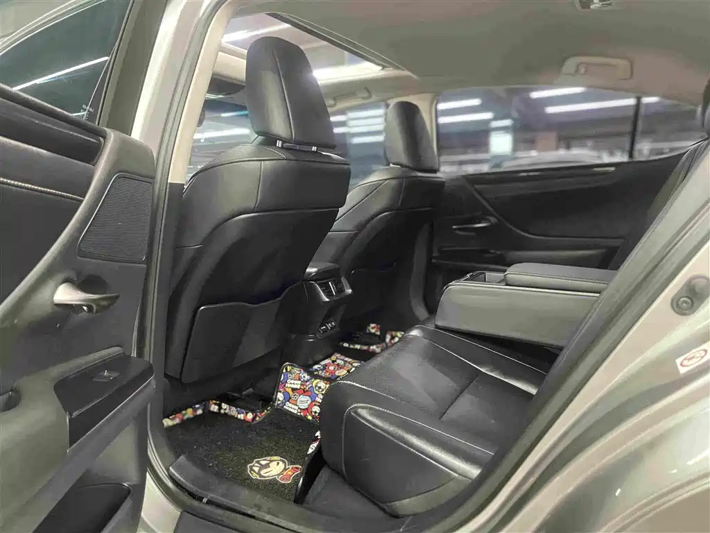 Lexus ES 2018 200 V