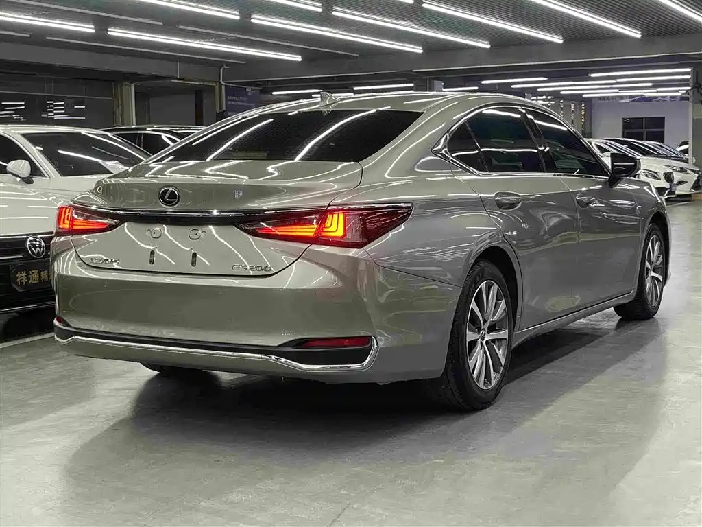 Lexus ES 2018 200 V