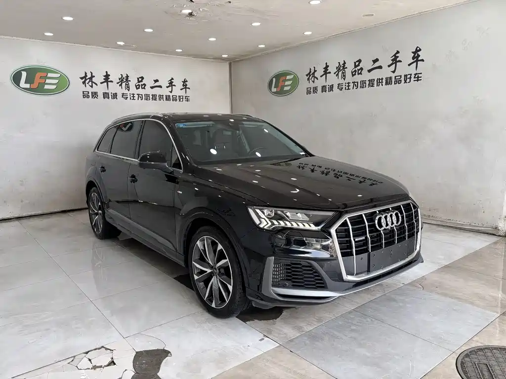 Audi Q7 2023 55 TFSI quattro S line Sport