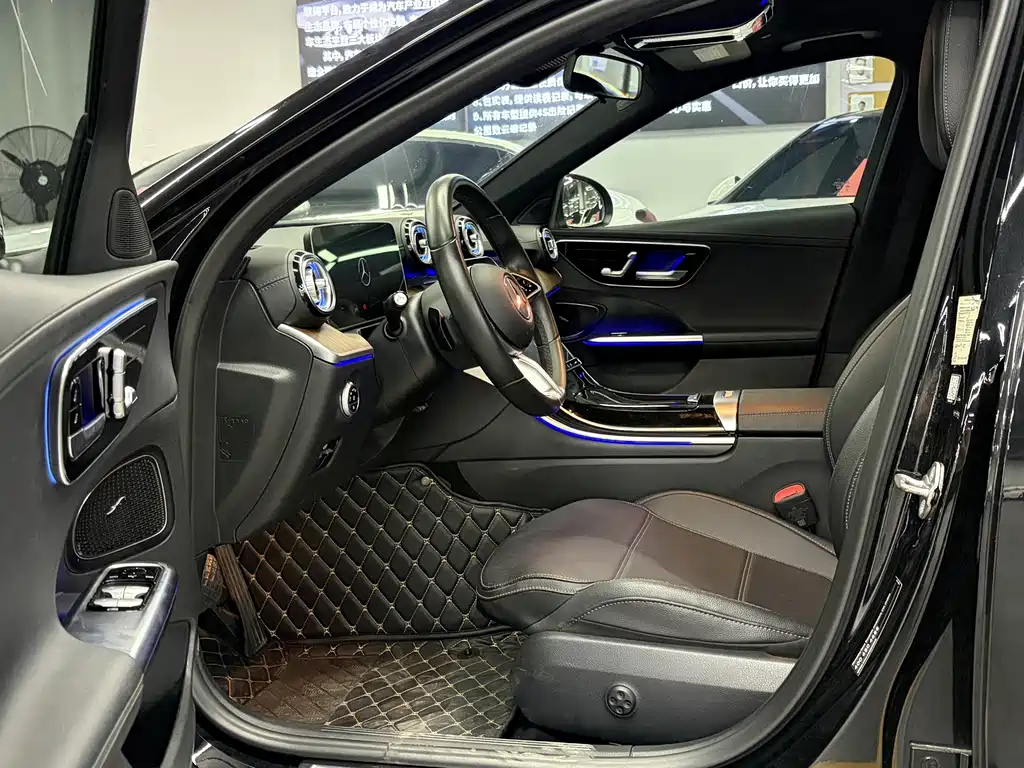 Mercedes-Benz C-Class — миниатюра 6