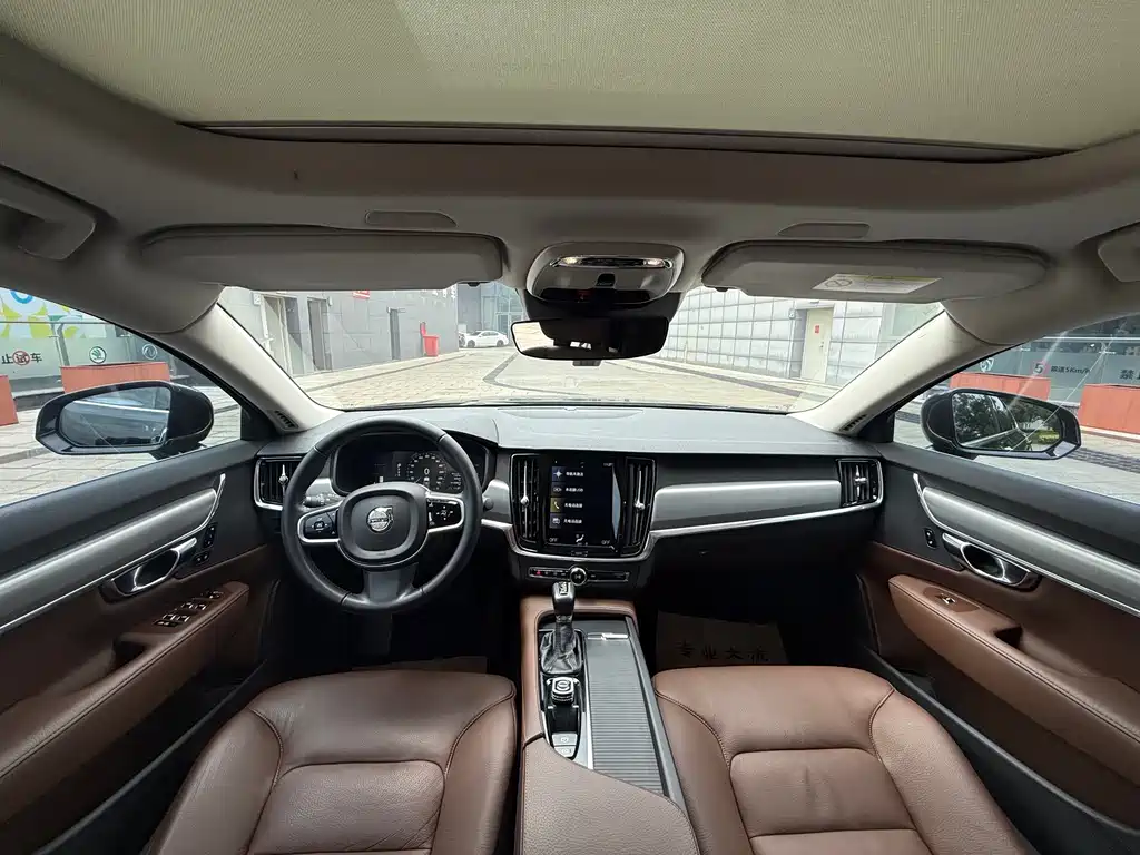 Volvo S90 2018 T4