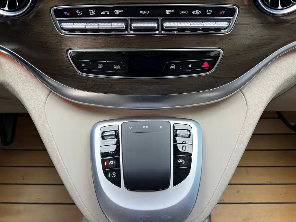 MERCEDES-BENZ V CLASS