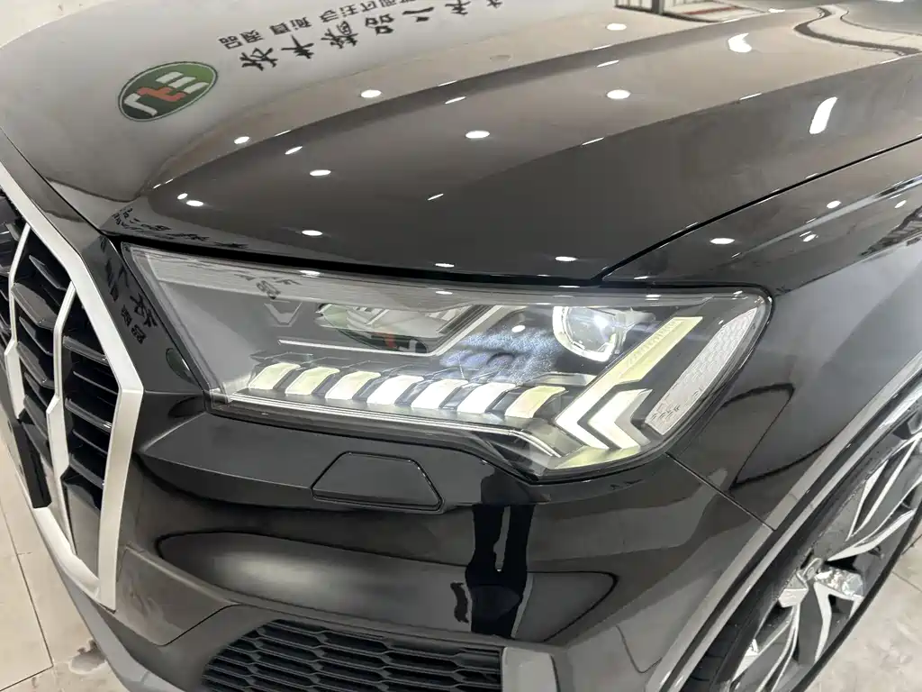 Audi Q7 2023 55 TFSI quattro S line Sport
