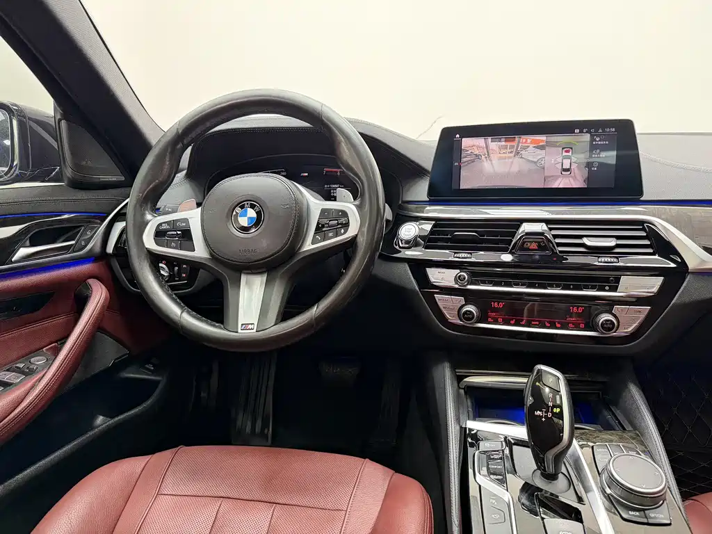 BMW 5 Series — миниатюра 11