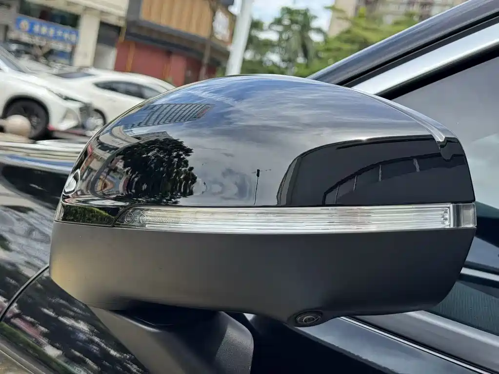 Lynk & Co 03 — миниатюра 9