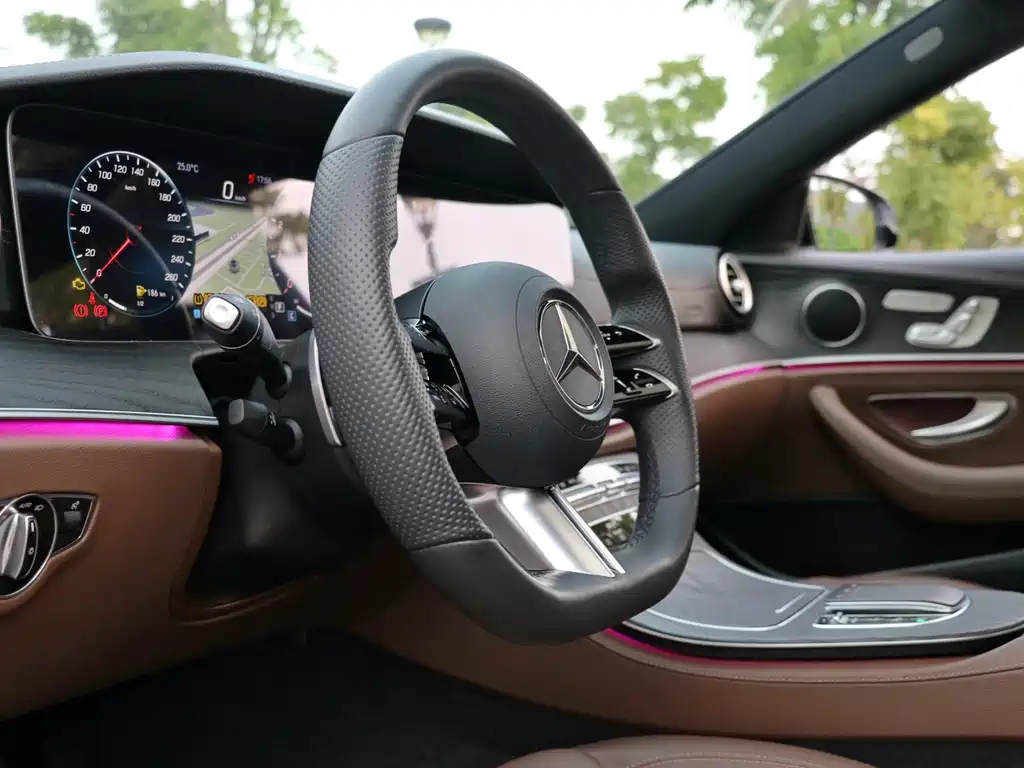 Mercedes-Benz E-Class — миниатюра 22