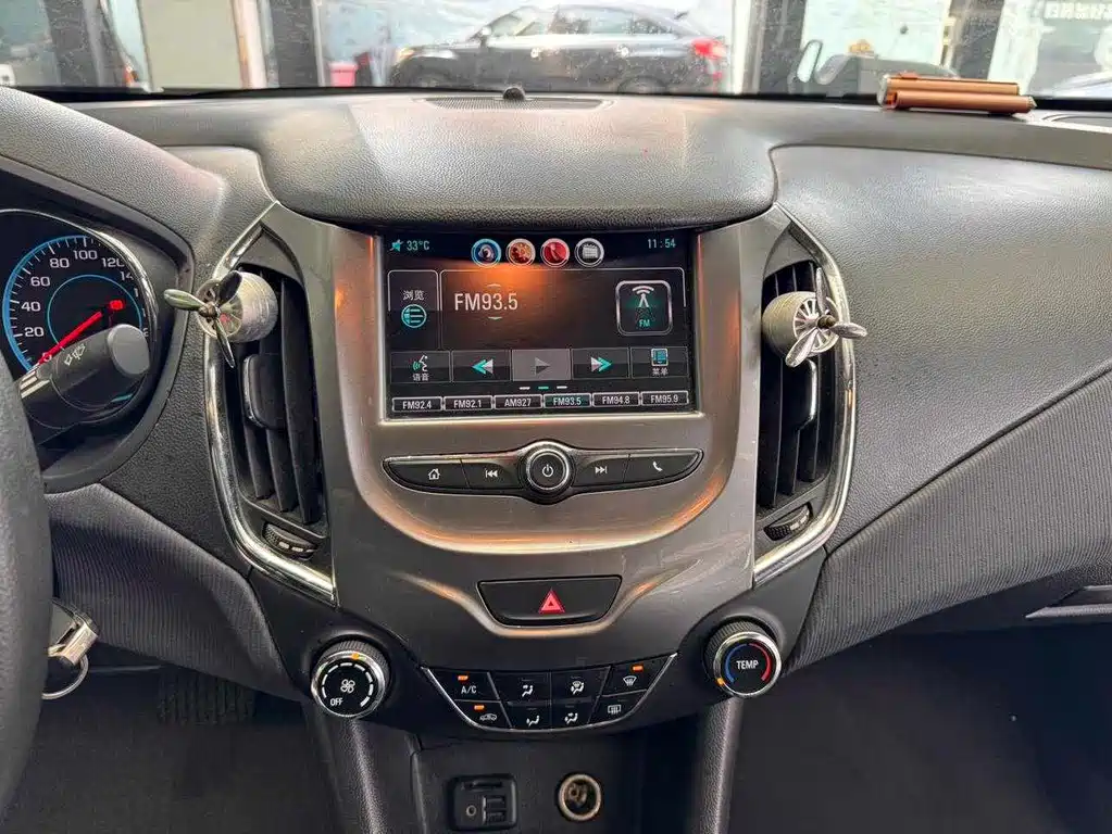 Chevrolet Cruze — миниатюра 18