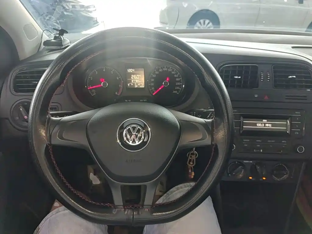 Volkswagen Polo — миниатюра 11