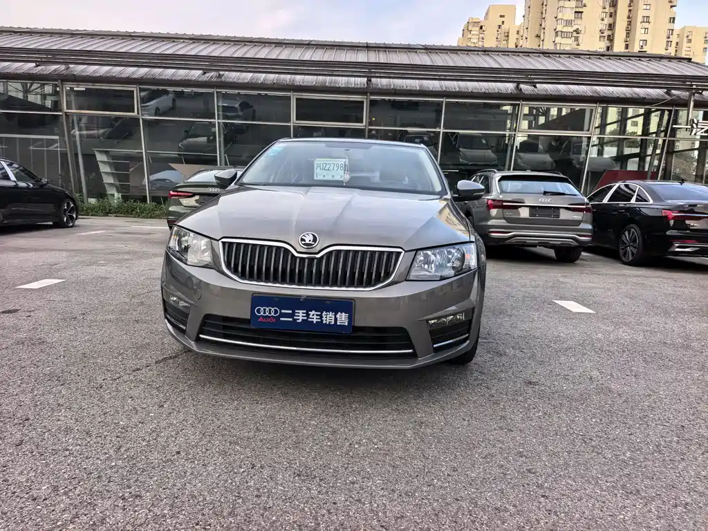 Skoda Octavia 2017 1.6L AT