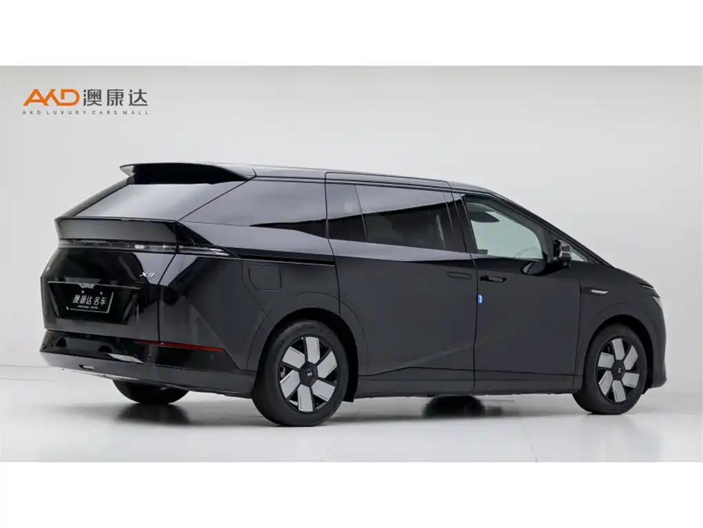 XPeng X9 — миниатюра 3