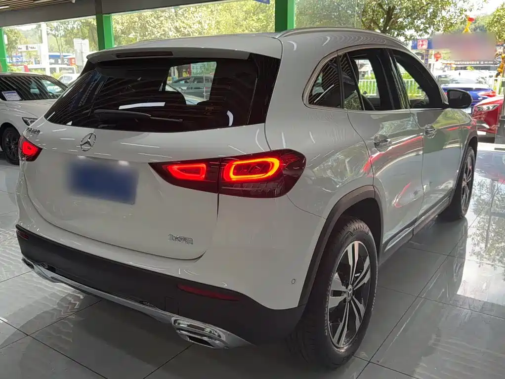 Mercedes-Benz GLA — миниатюра 8