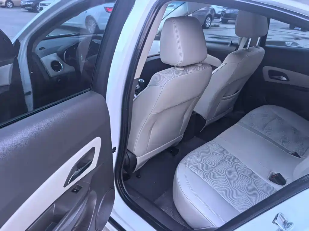 Chevrolet Cruze — миниатюра 11