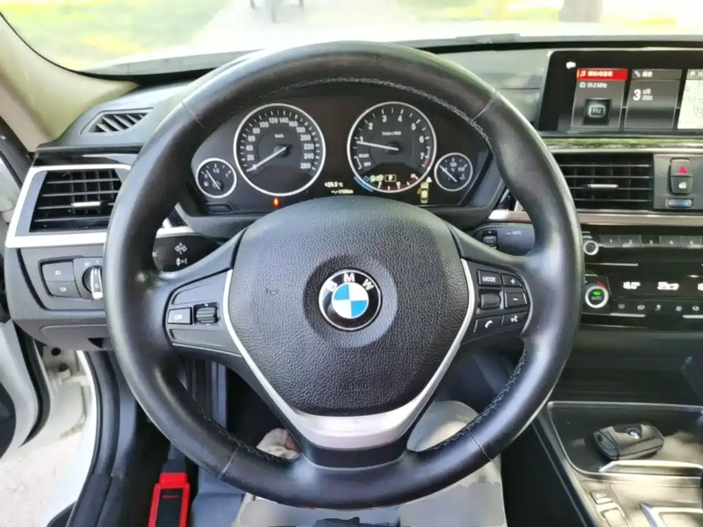 BMW 3 Series — миниатюра 11