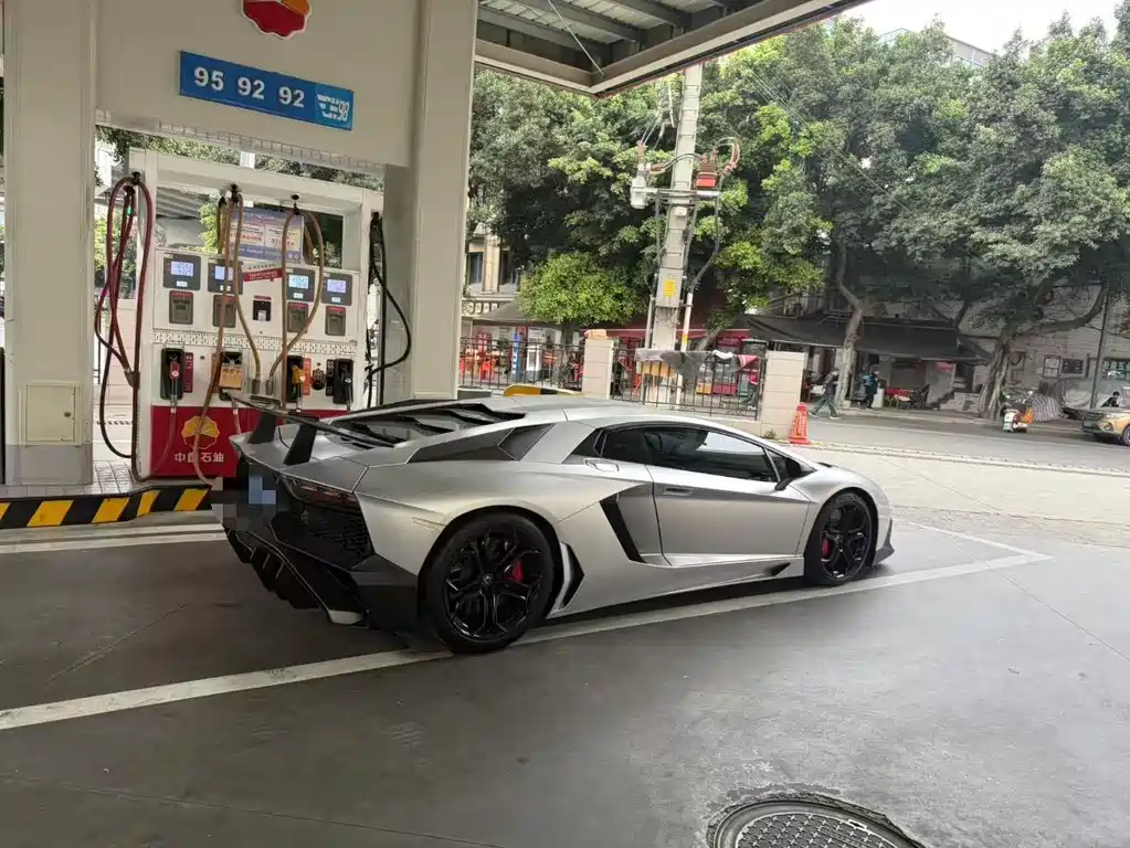 Lamborghini Aventador 2011 LP 700-4