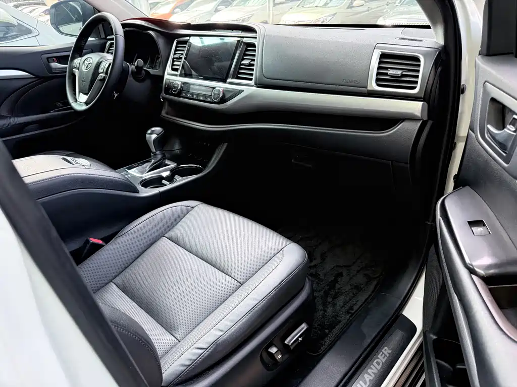 Toyota Highlander — миниатюра 21