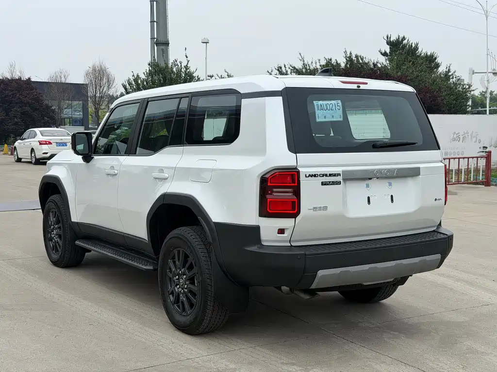 Toyota Land Cruiser Prado 2026 2.4T TX 5 мест