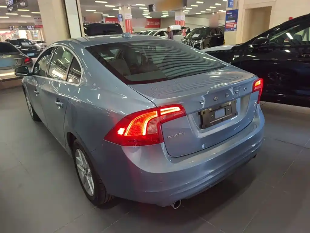 Volvo S60 — миниатюра 5