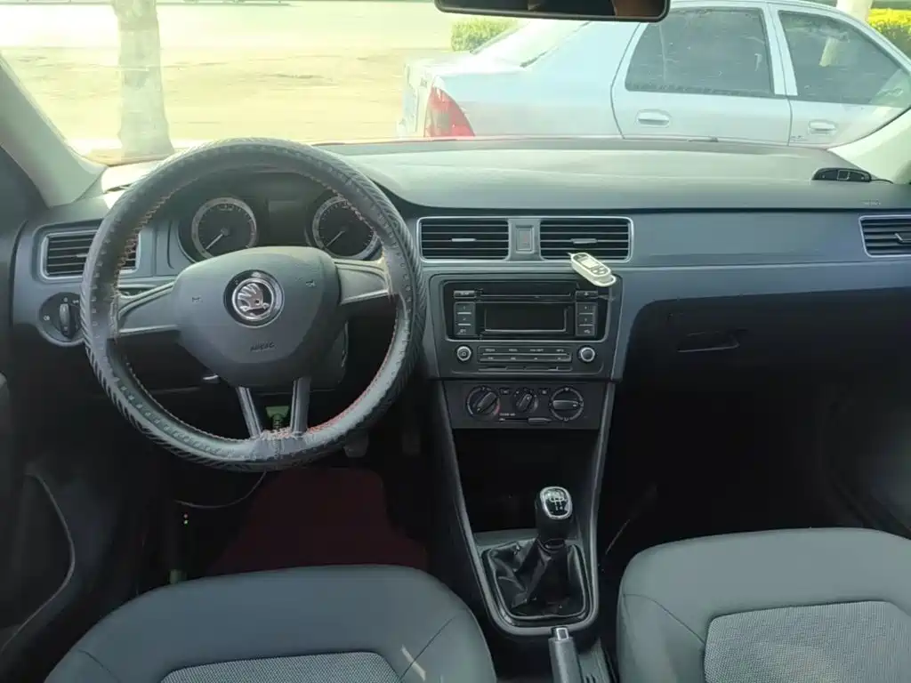 Skoda Rapid Spaceback — миниатюра 10