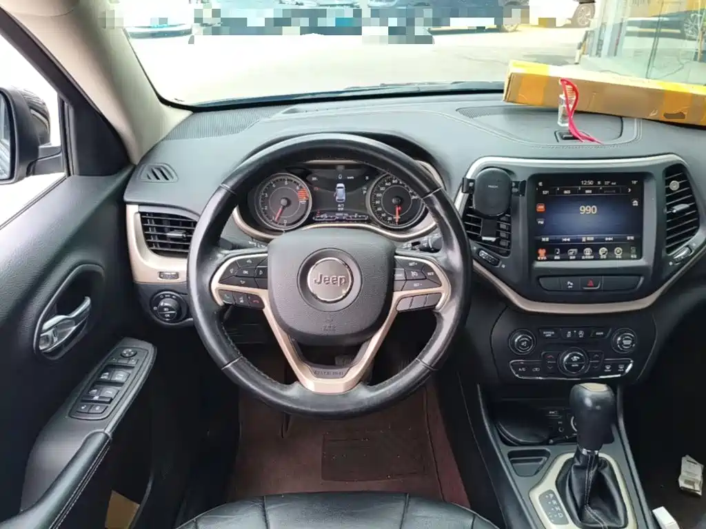 Jeep Cherokee — миниатюра 15