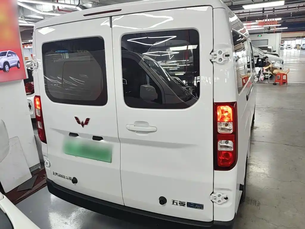 Wuling Yangguang — миниатюра 6