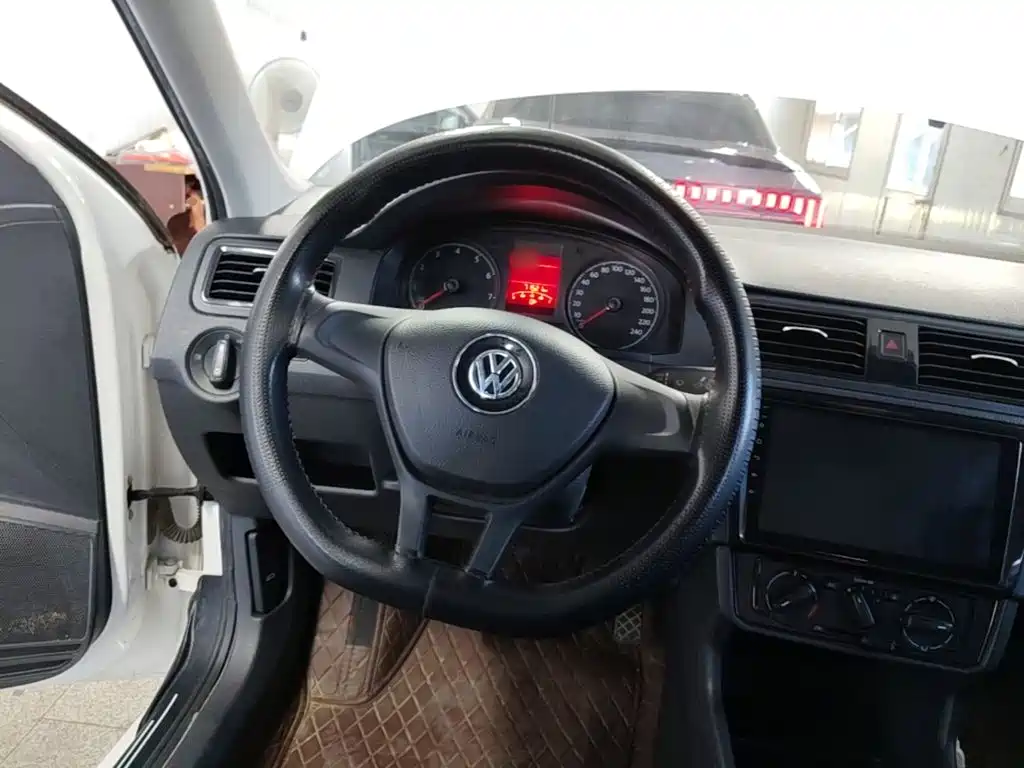 Volkswagen Santana — миниатюра 11