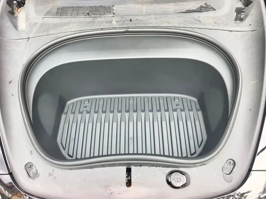 Tesla Model 3 — миниатюра 10