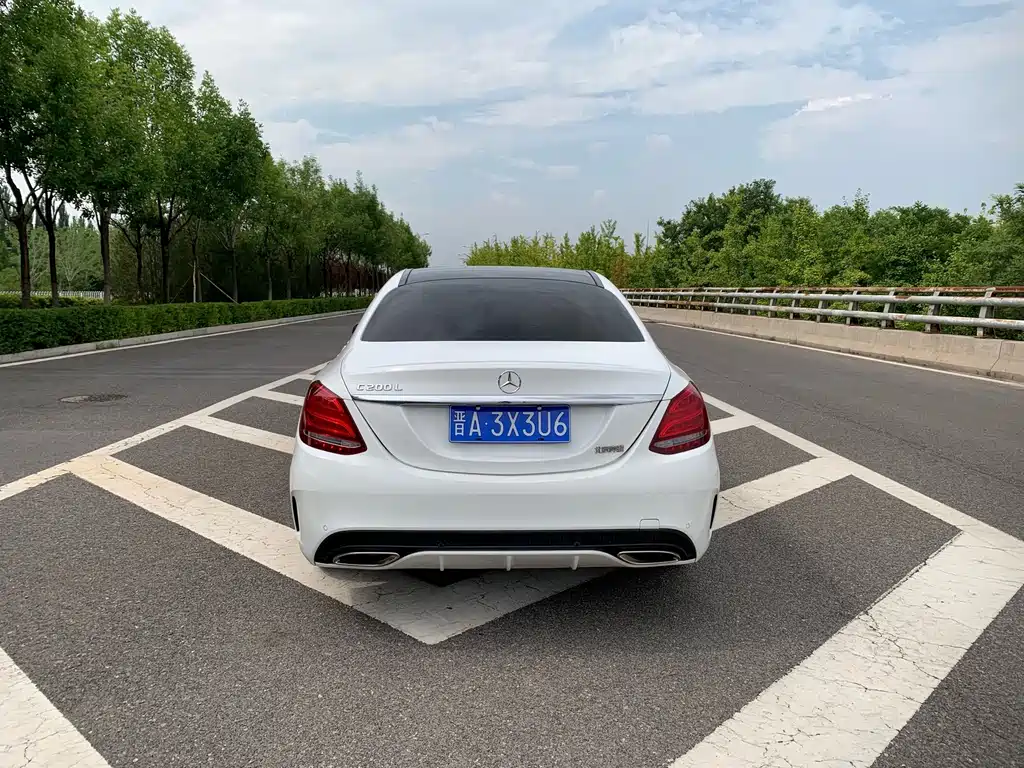 Mercedes-Benz C-Class — миниатюра 9