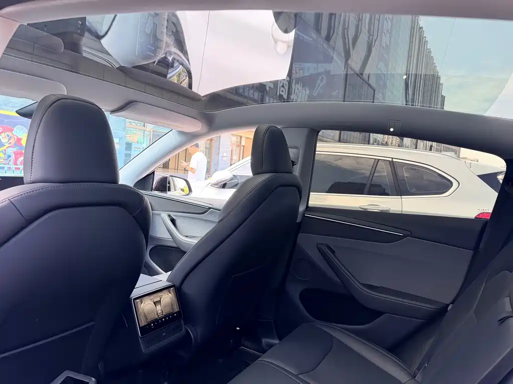 Tesla Model Y — фотографии объявления, Фото 11