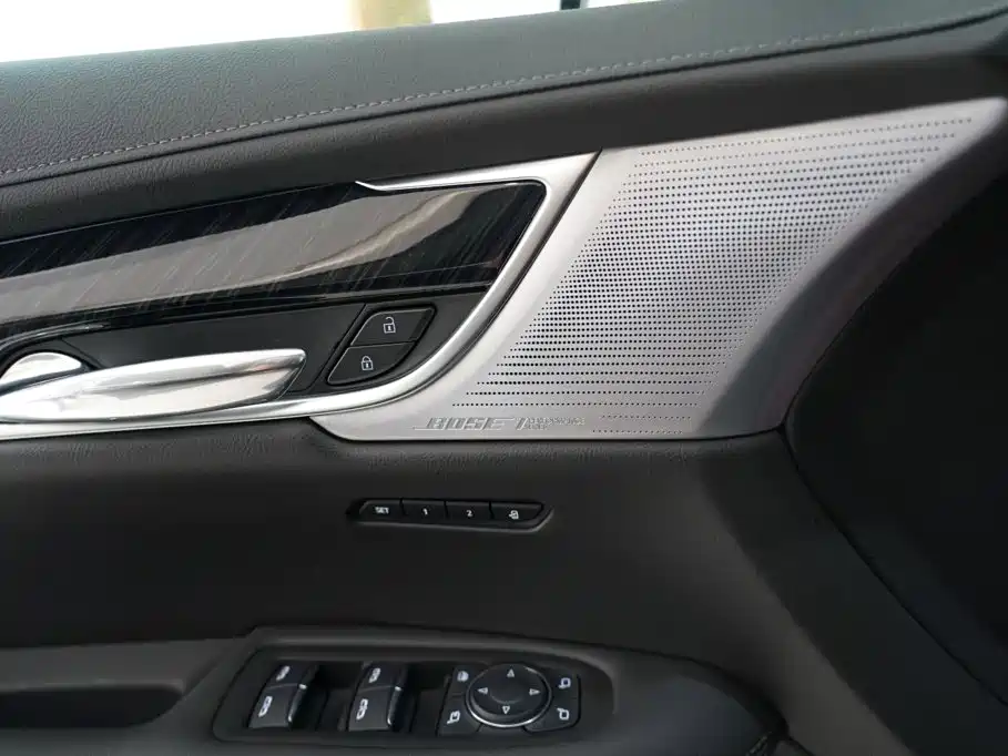 Cadillac XT6 — миниатюра 12