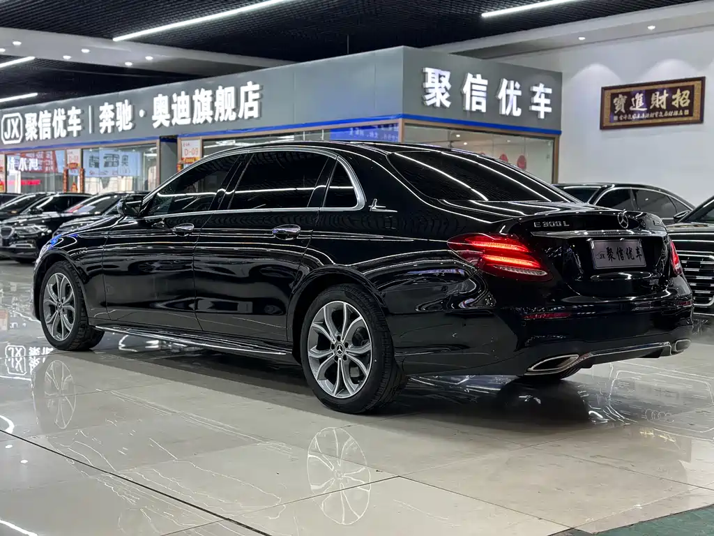 MERCEDES-BENZ E CLASS