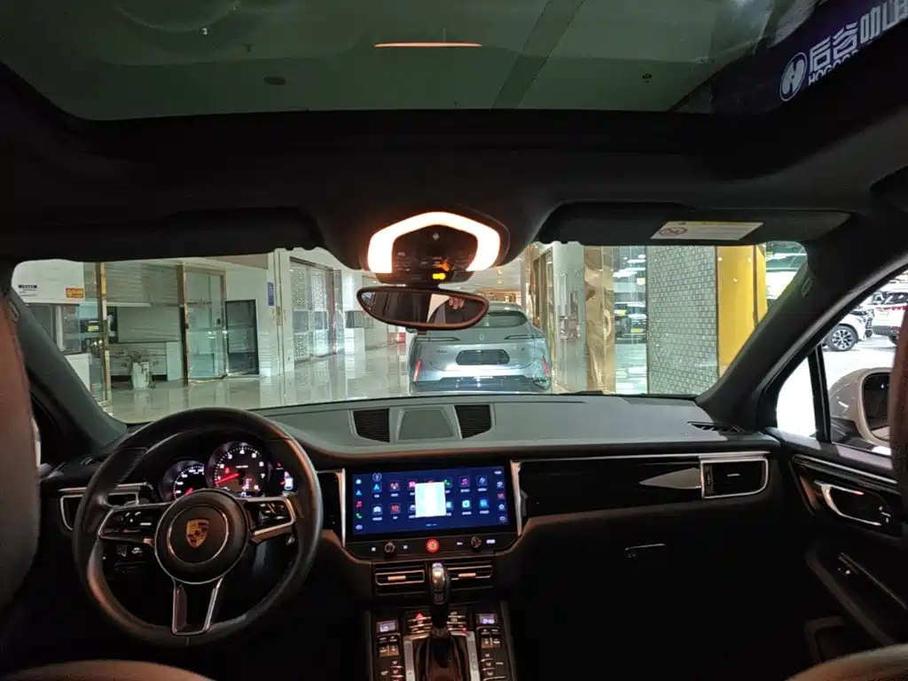 Porsche Macan — миниатюра 18