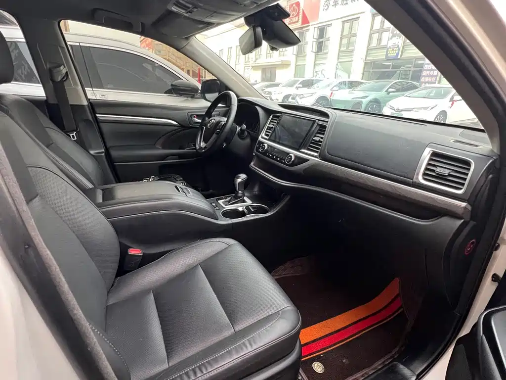 Toyota Highlander - фото 4