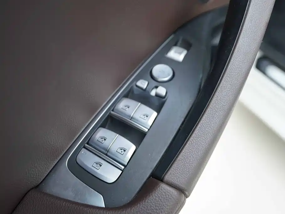 BMW X3 — миниатюра 10