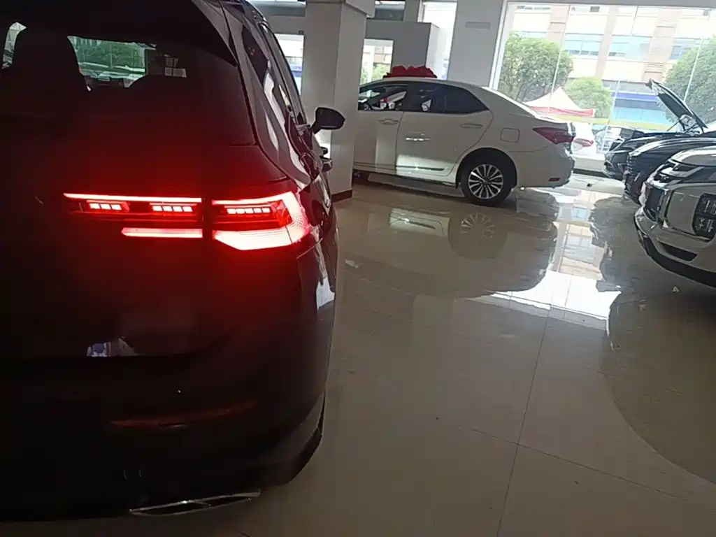 Volkswagen Golf 2024 280TSI DSG R-Line 50